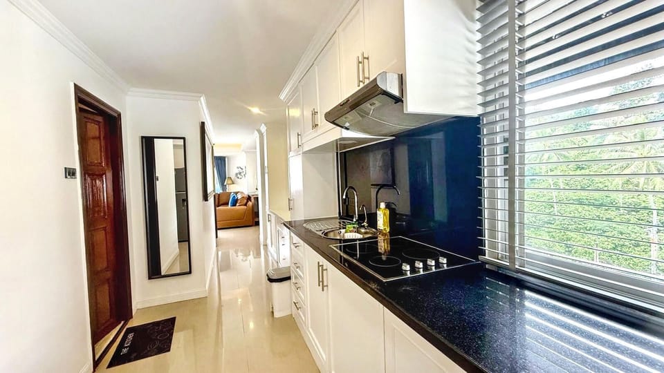 Condo, 1 Bedroom, Accessible, Balcony | Interior