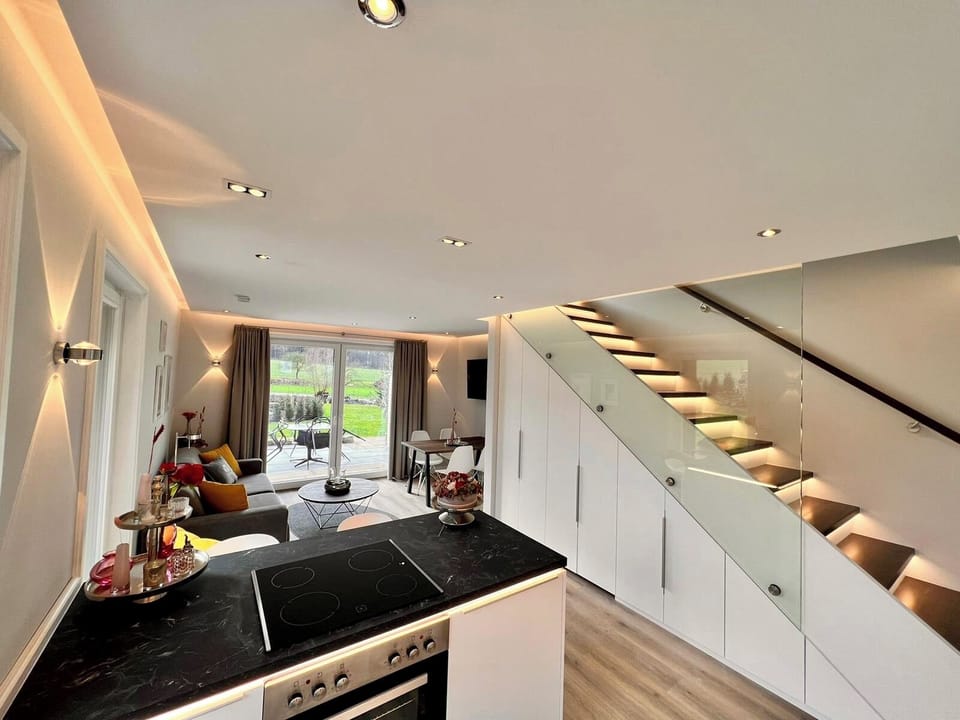 Deluxe Suite, Hill View | Interior