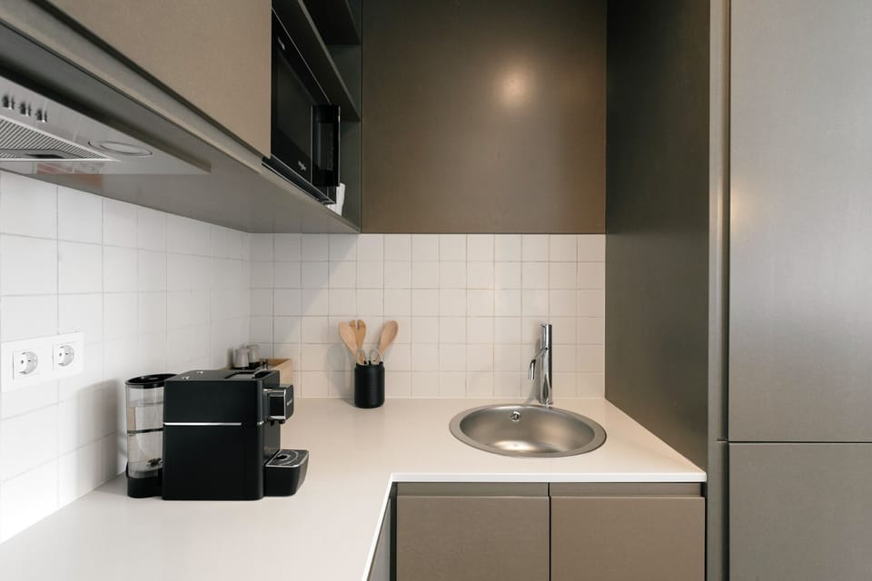 This apartment has the perfect atmosphere to start the day with energy, whether on a romantic getaway or an extended stay.