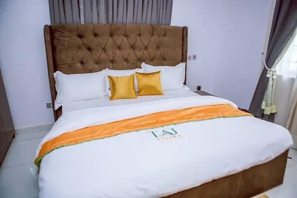 Deluxe Room, Balcony, City View | Desk, laptop workspace, blackout drapes, soundproofing