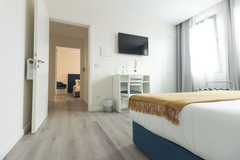 Family Room, 1 Queen Bed and 2 Large Twin Beds | In-room safe, soundproofing, free WiFi