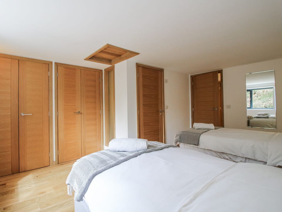 2 bedrooms, individually decorated, individually furnished, free WiFi