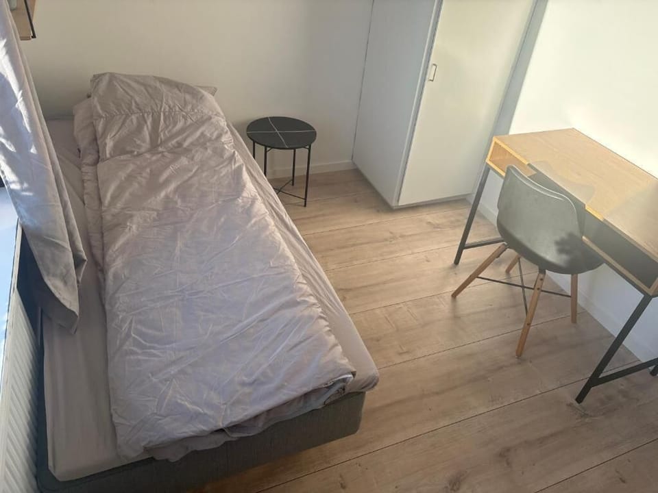 Basic Single Room | Free WiFi