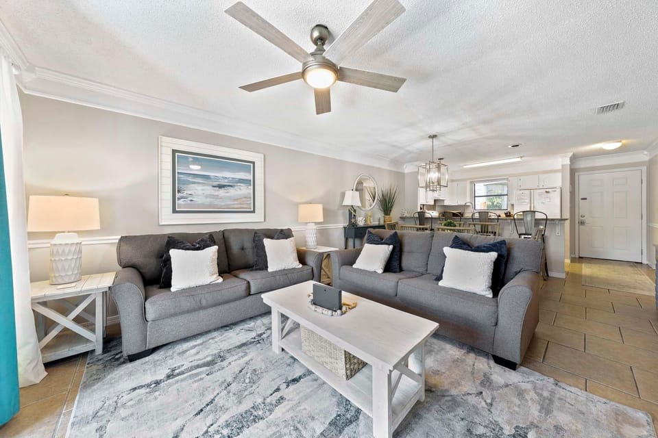 Condo, Multiple Beds (Bayview 59) | Living area