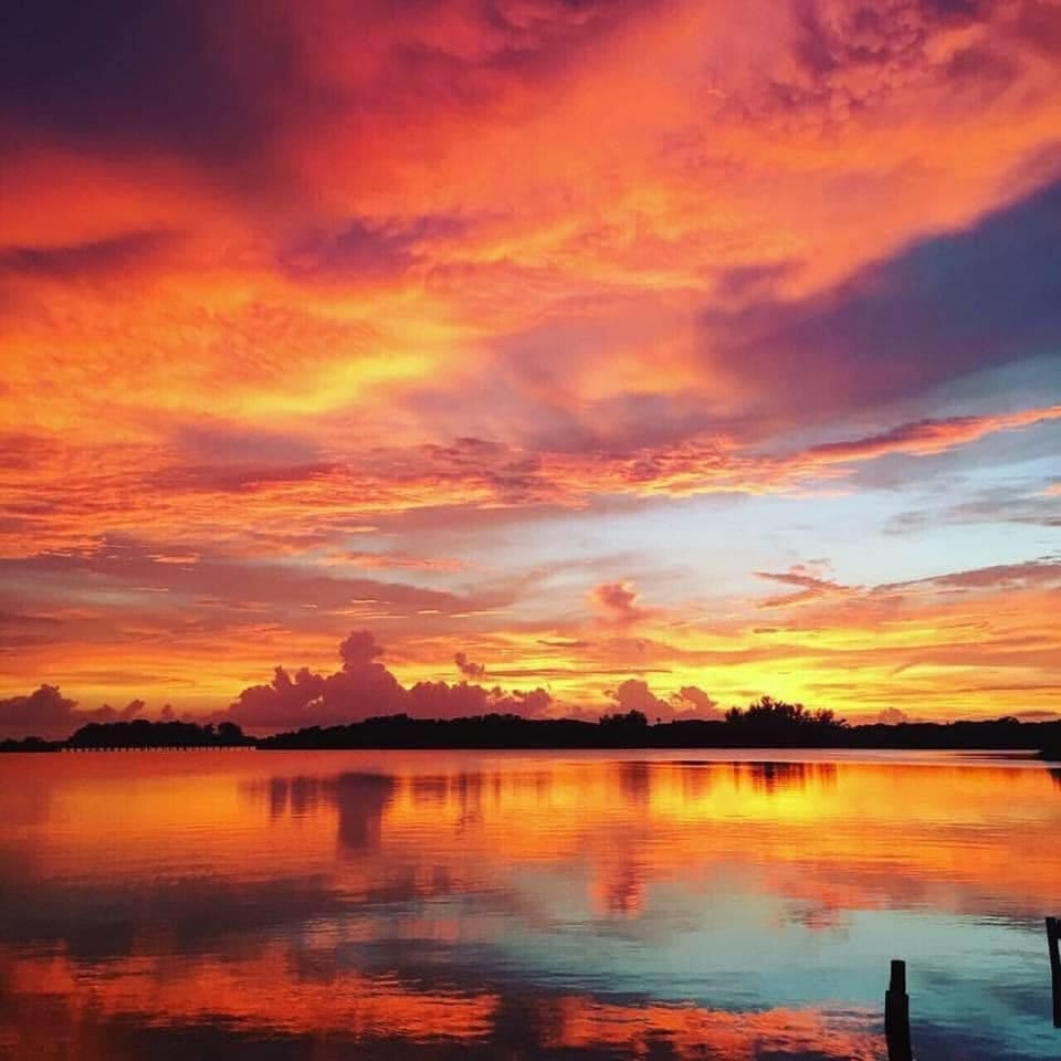 Stunning Views: Experience breathtaking sunsets reflecting on tranquil waters!