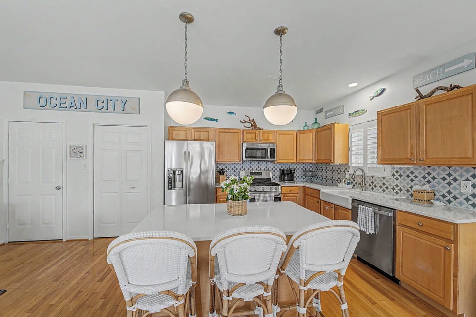 Updated, well-appointed kitchen with island seating