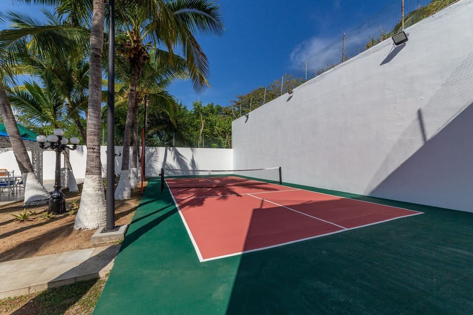 Chalet | Sport court