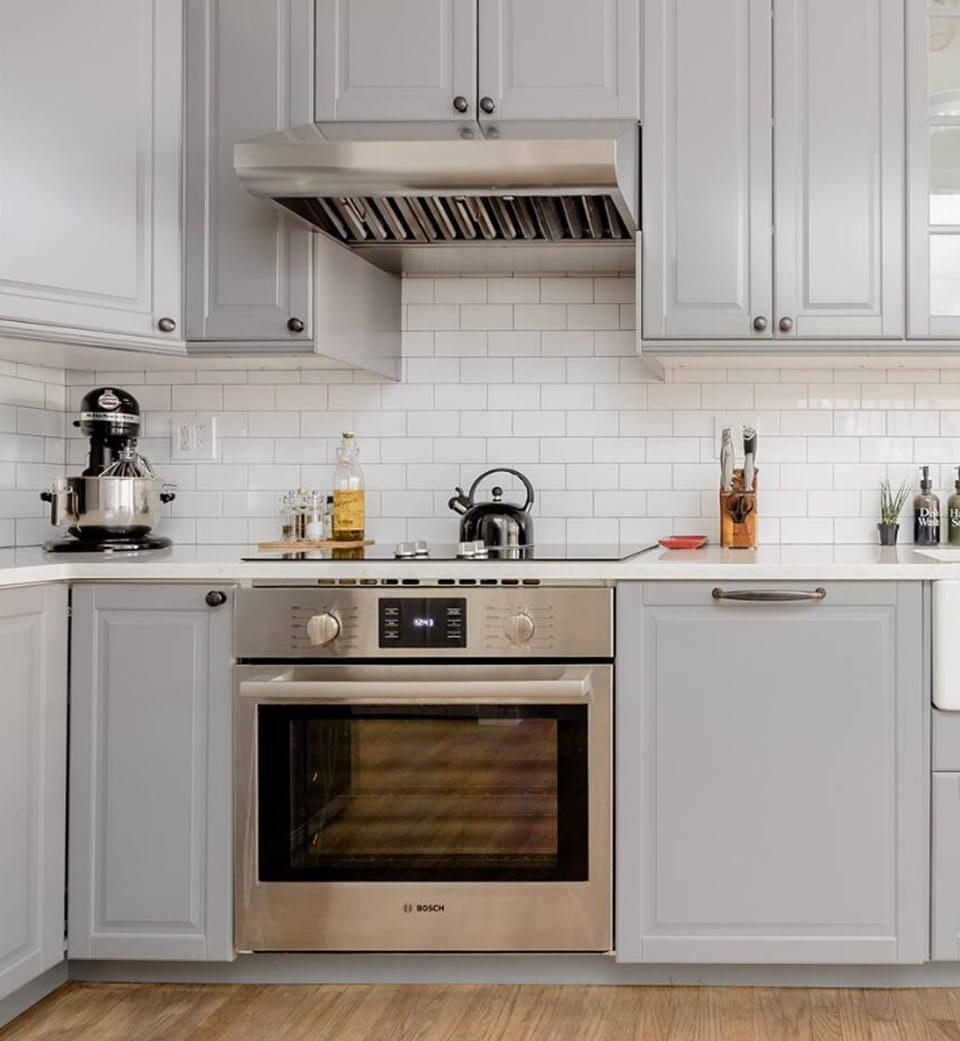 Fully equipped gourmet kitchen.