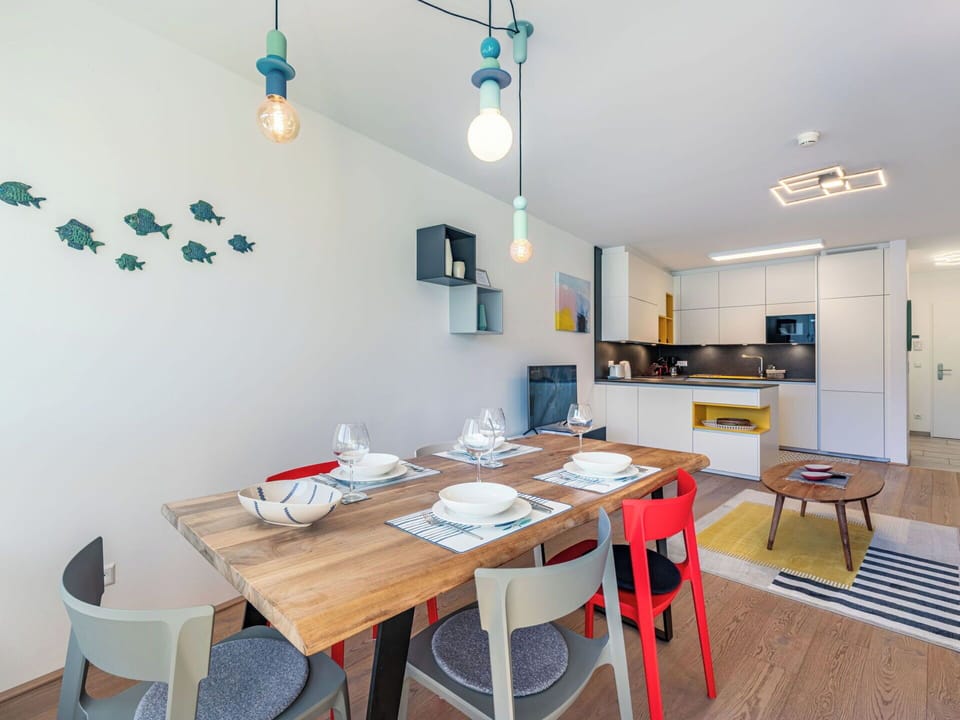 Furniture, Interior Design, Flooring, Wood, Kitchen & Dining Room Table, Dining Room, Ceiling, Floor, Kitchen, Light Fixture