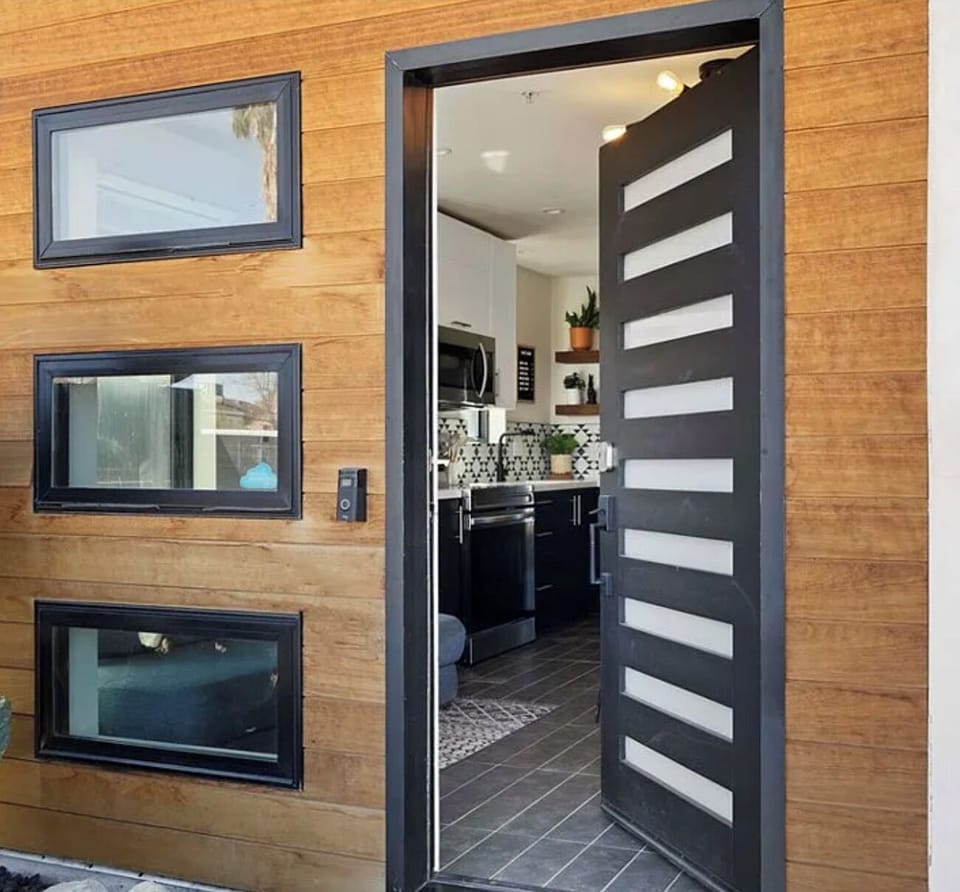 Keyless entry makes it easy to arrive and leave anytime. 