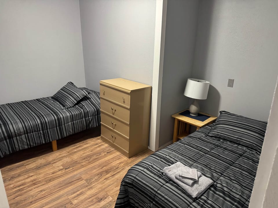 Twin Bedroom 1