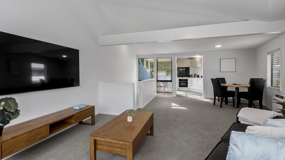 Living Area (upstairs)
