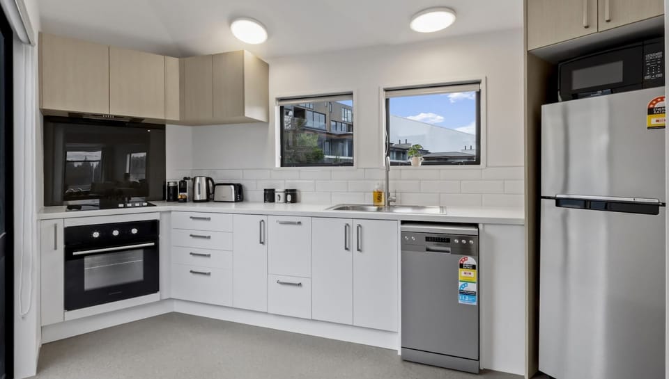 New fully equipped kitchen