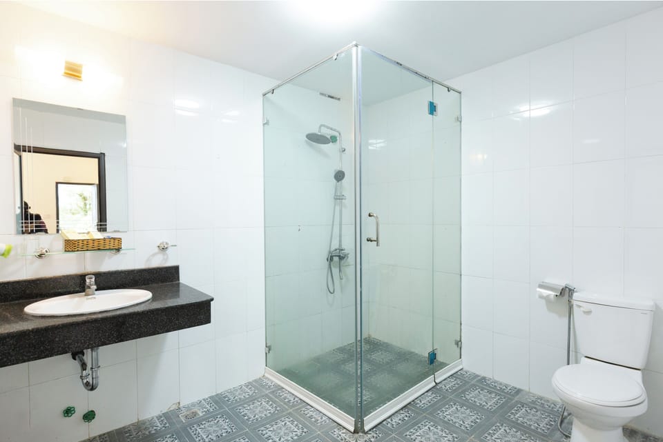 Standard Triple Room, Hill View | Bathroom | Soap, shampoo, toilet paper