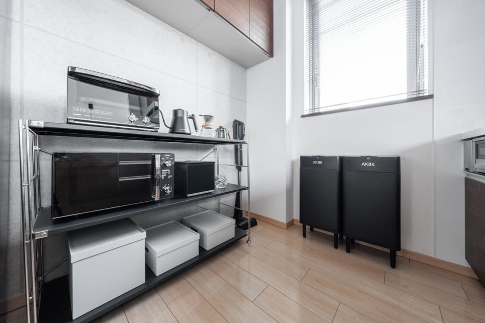Fridge, microwave, stovetop, electric kettle