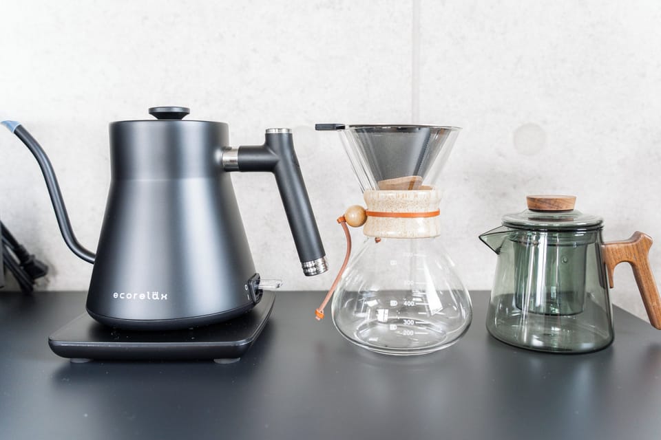 Fridge, microwave, stovetop, electric kettle