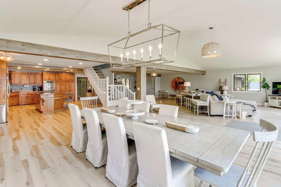Dining Area | 1st Floor