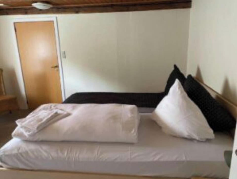 Iron/ironing board, free WiFi