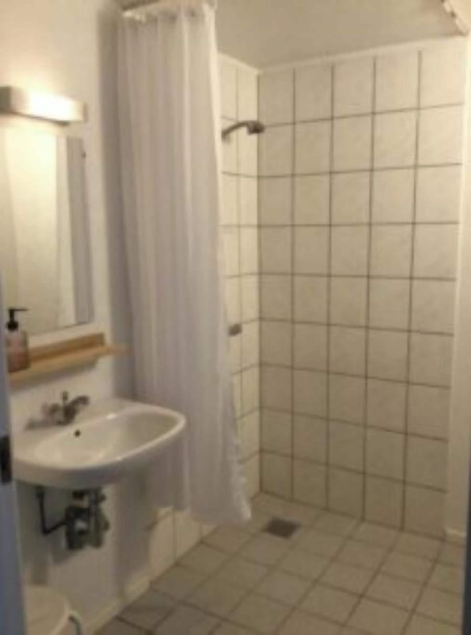 Shower, towels, soap, shampoo
