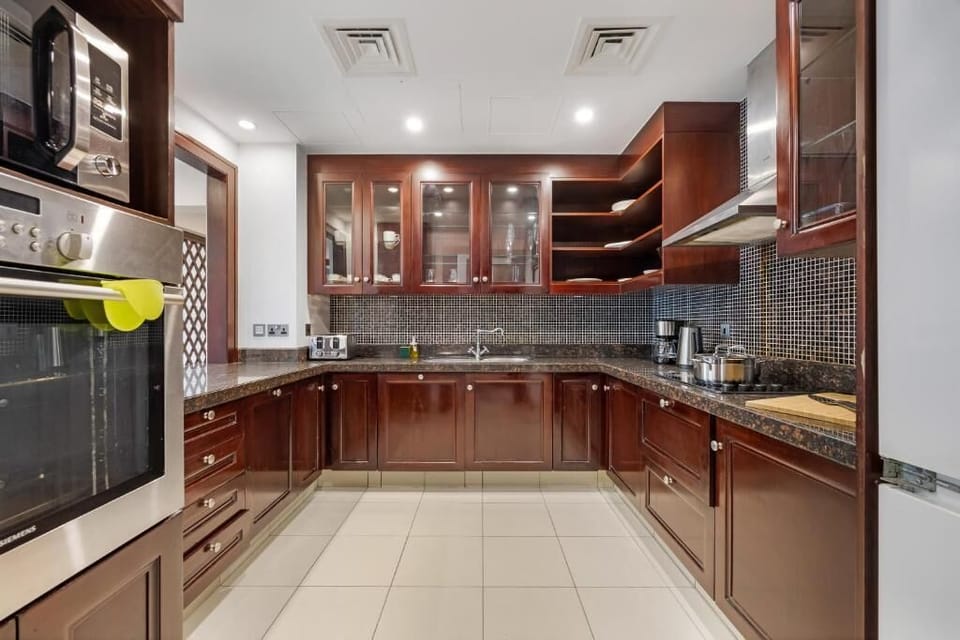 Apartment, Balcony, City View | Private kitchen