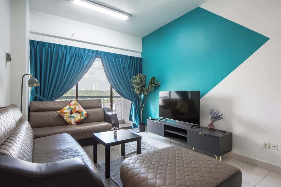 Apartment (3 Bedrooms) | Front of property