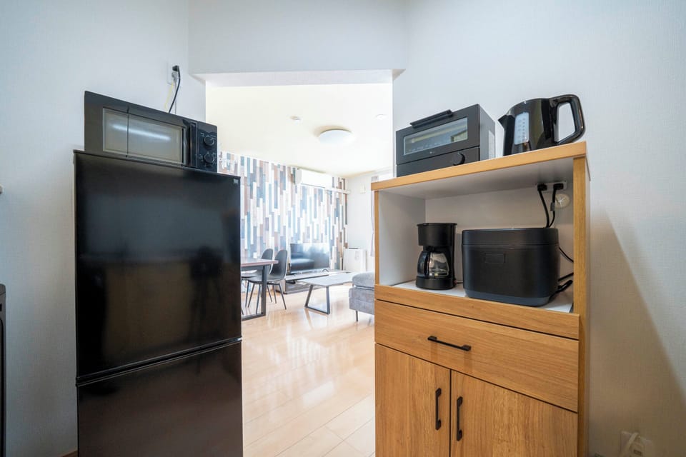Fridge, microwave, stovetop, electric kettle