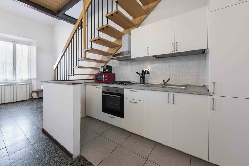 Comfort Duplex, City View | Private kitchen | Fridge, stovetop, cookware/dishes/utensils