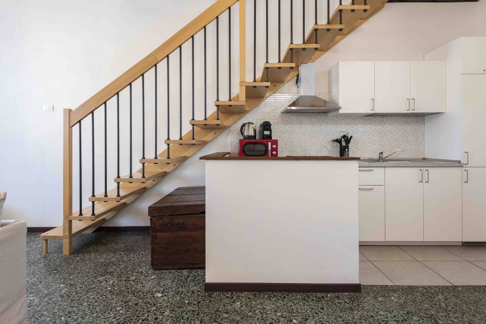 Comfort Duplex, City View | Private kitchen | Fridge, stovetop, cookware/dishes/utensils