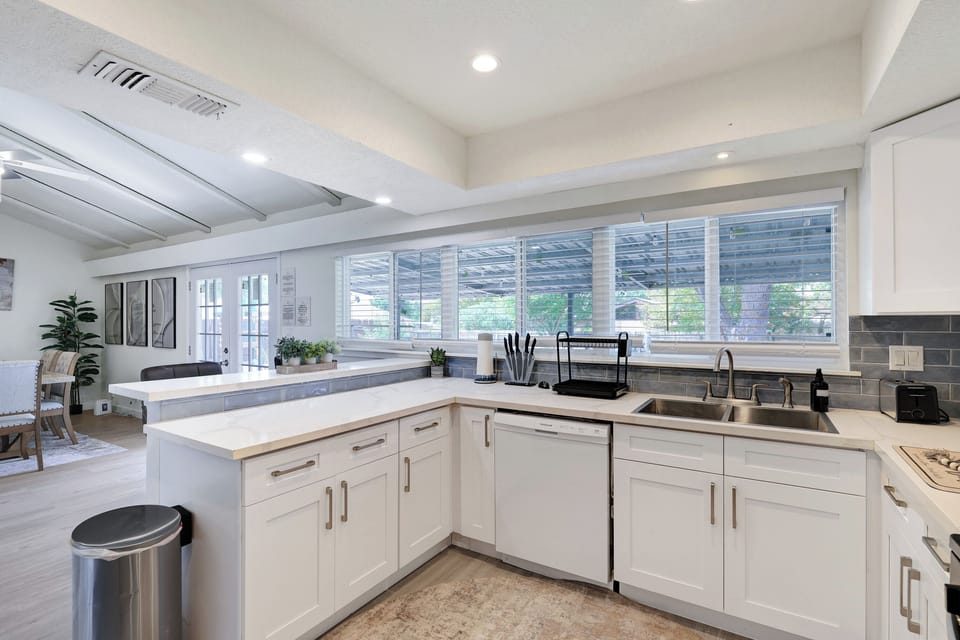 Plenty of space to prepare a delicious meal for your whole group.