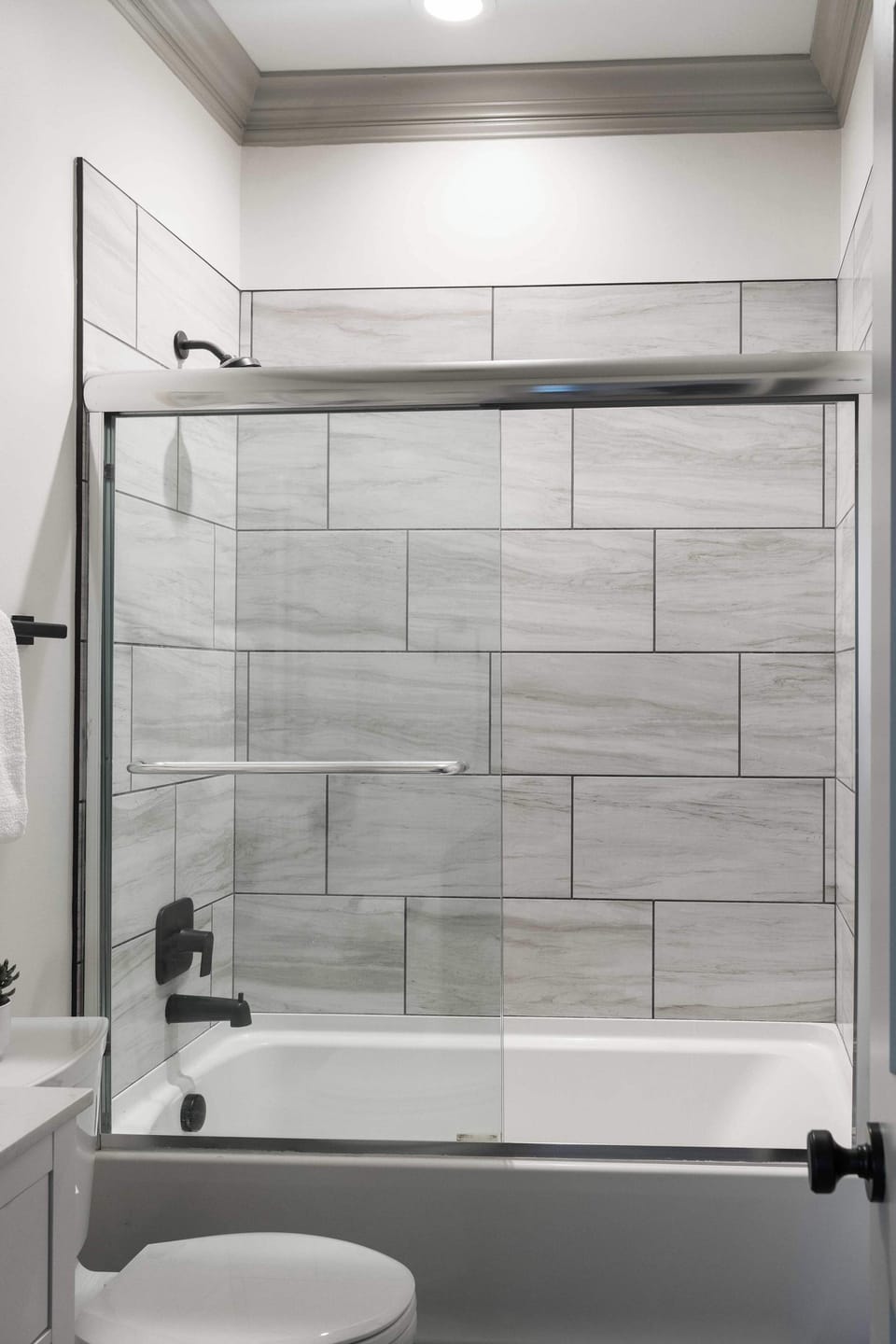 Bathroom 1: Shower/Tub