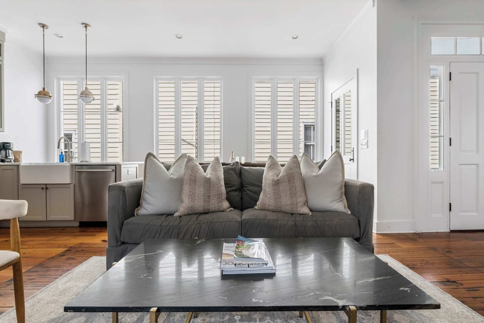 Spacious living room