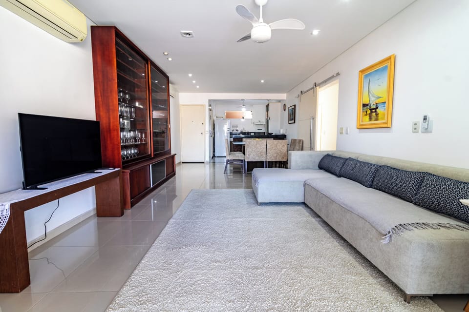 Classic Apartment, 3 Bedrooms, Kitchen | Living room