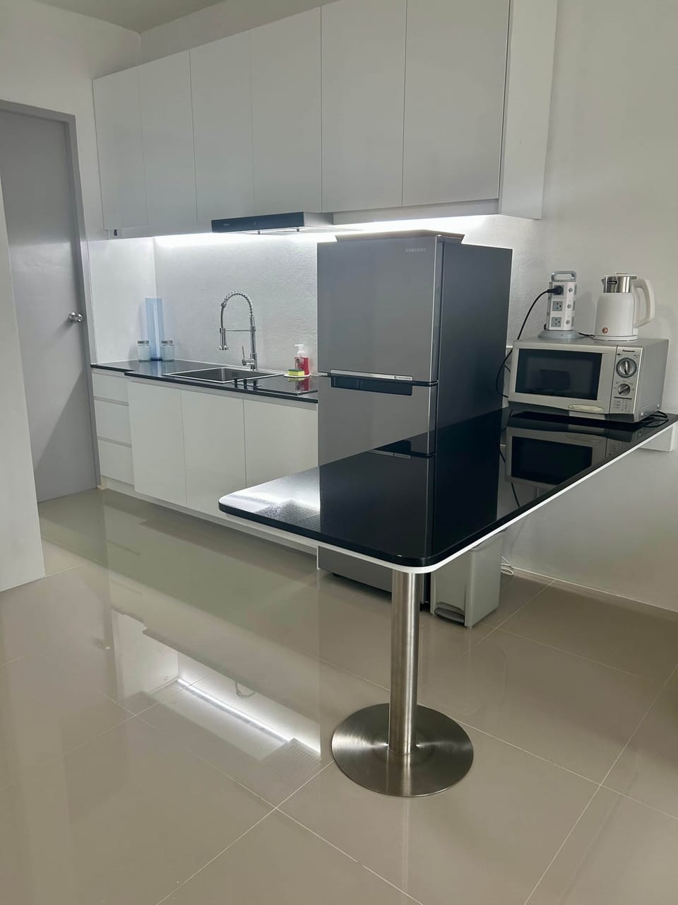 The Beach Village Condo Breakfast Bar