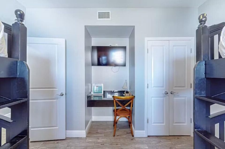 Guest bedroom