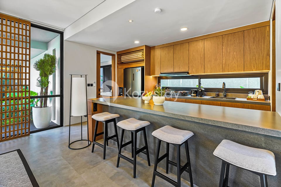 Villa, 4 Bedrooms, Pool View | Dining room