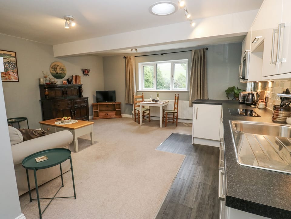 Cookware/dishes/utensils