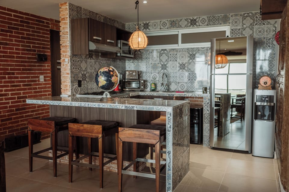 Deluxe Apartment, 2 Bedrooms, City View | Private kitchen