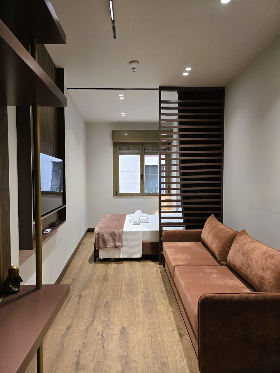 Deluxe Double Room | Minibar, iron/ironing board, free WiFi, bed sheets