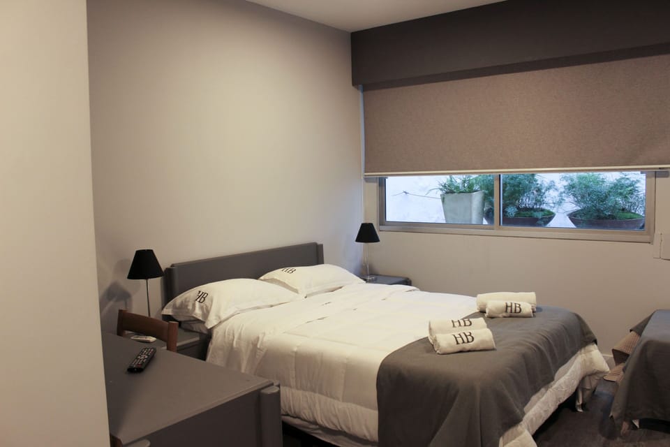 In-room safe, desk, free WiFi