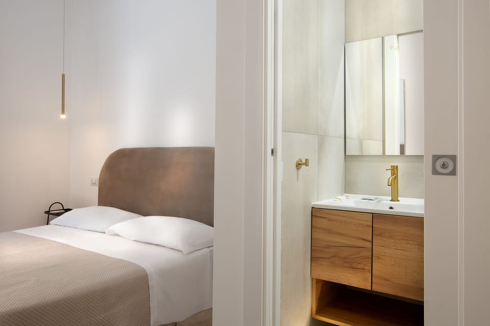 Deluxe Triple Room | Desk, laptop workspace, free WiFi