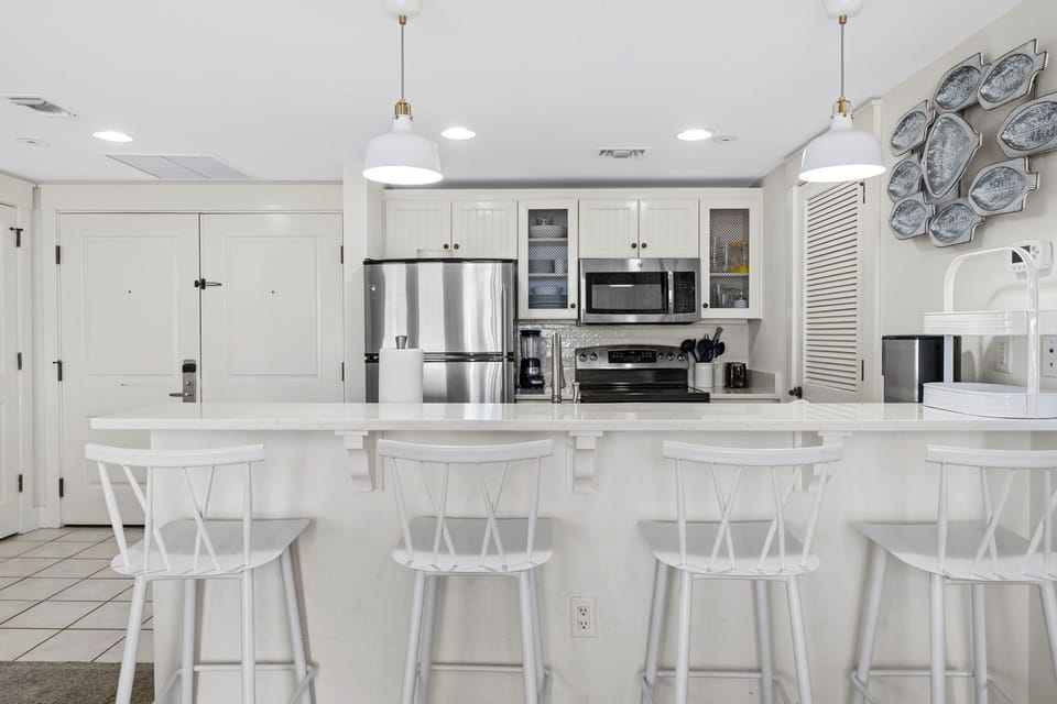 Breakfast Bar Seats 4