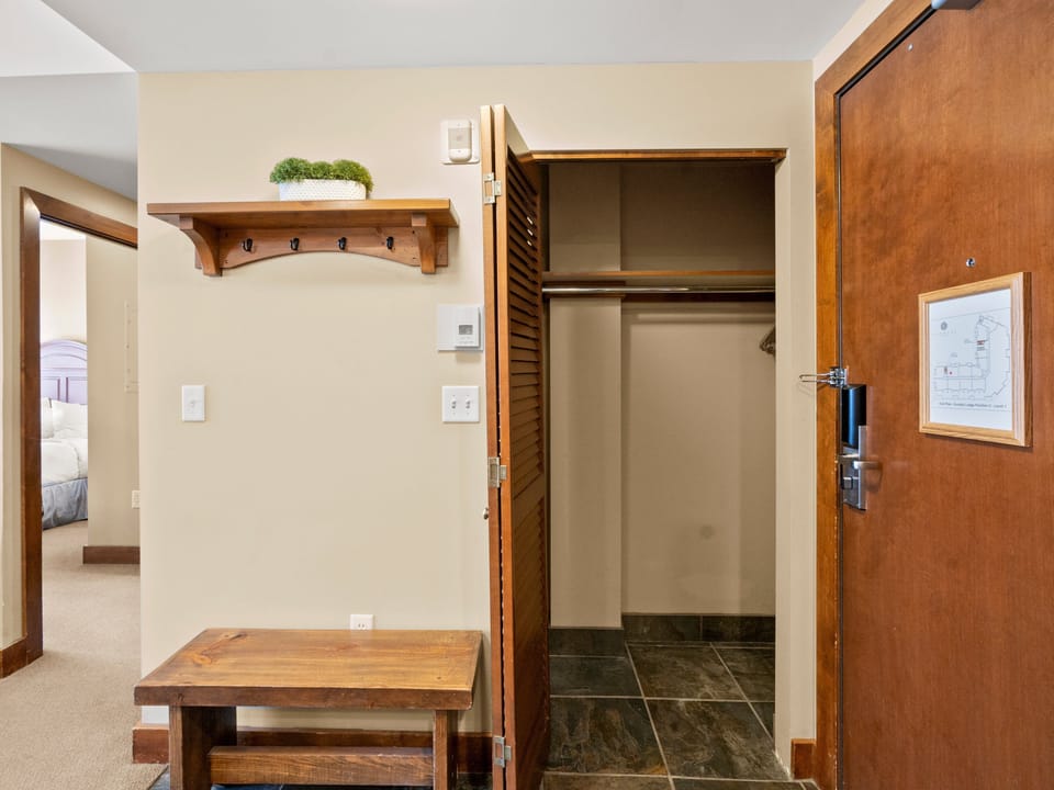 Entry / Closet / Storage