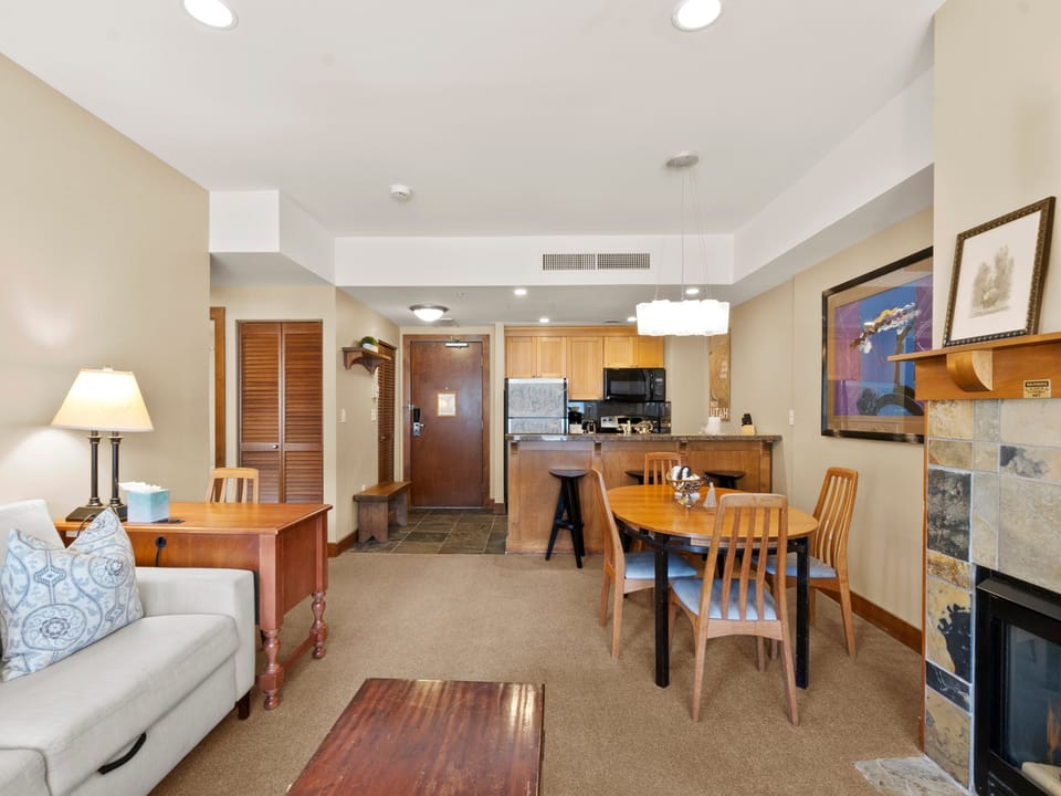 Living Area / Sofa Sleeper
