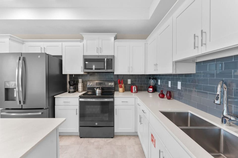 Kitchen#Disney #Parks #kingdom #springs #StoreyLake #resort #Apartment #Vacation #Rental #waterpark #Kissimmee #Orlando #universal #citywalk