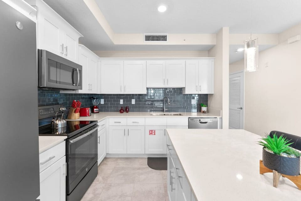 Kitchen#Disney #Parks #kingdom #springs #StoreyLake #resort #Apartment #Vacation #Rental #waterpark #Kissimmee #Orlando #universal #citywalk