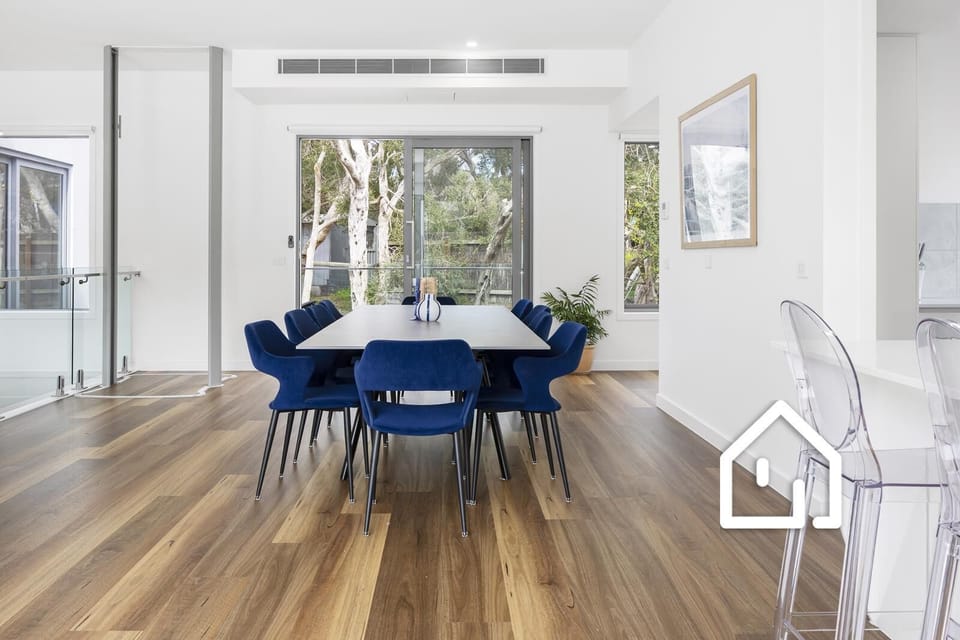 Indoor dining for ten