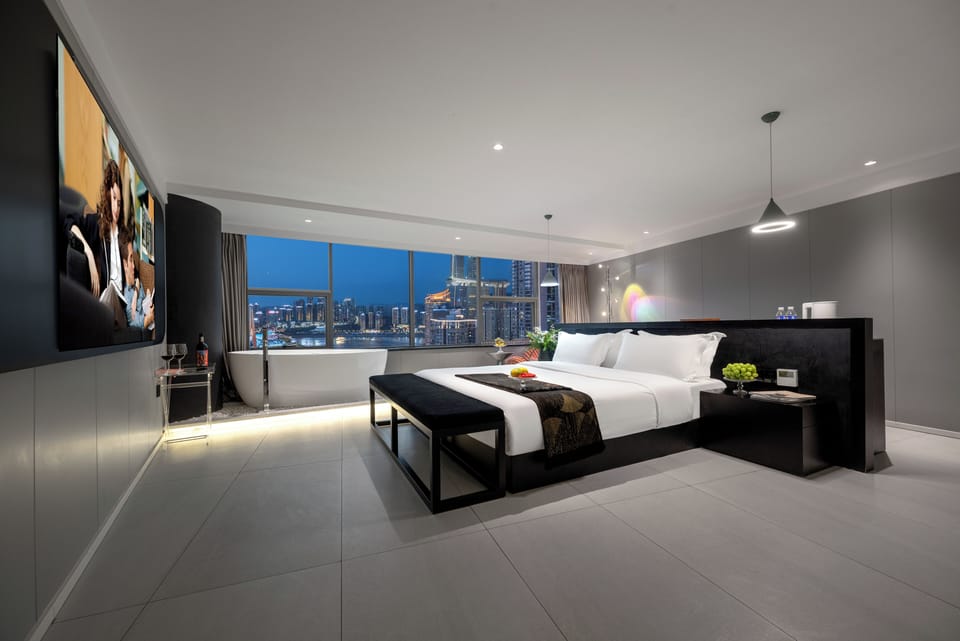 Luxury Single Room | Desk, WiFi (free), bed sheets