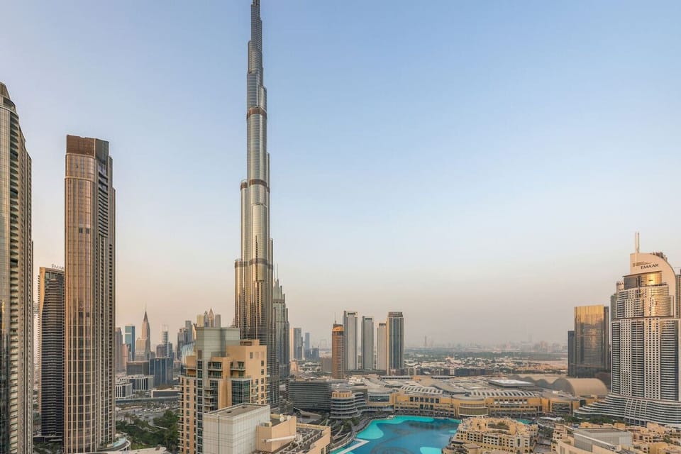 Breathtaking, crystal-clear view of the magnificent Burj Khalifa.
