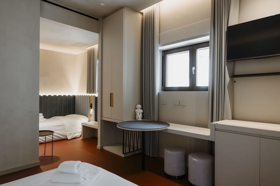 Autumn, Bedroom, Spring, Summer