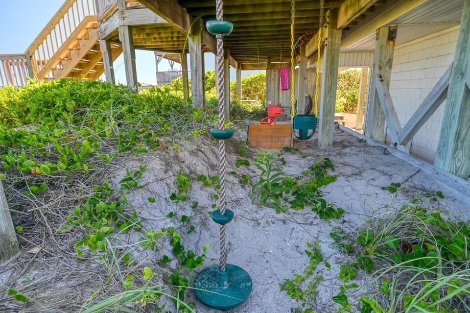 Ground Level-Child Friendly Beach House